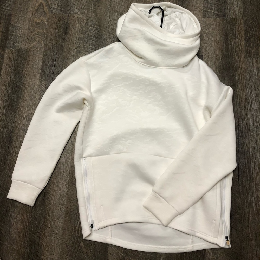 Fabletics sweatshirt